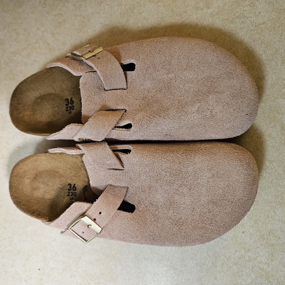 Ladies Birkenstock Suede Buckle Shoes - Rose Color